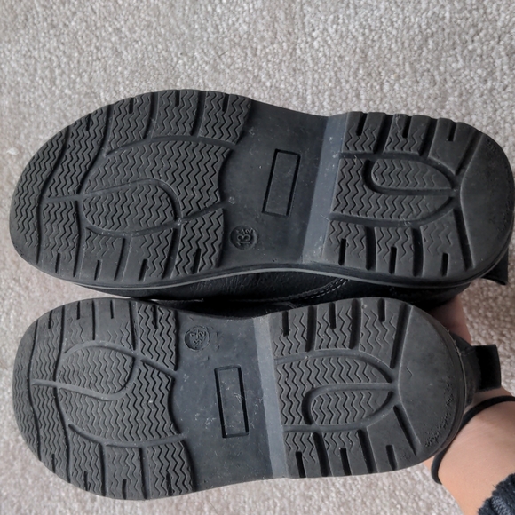 6/$20 Boys shoes (sz 13.5) - Picture 5 of 10